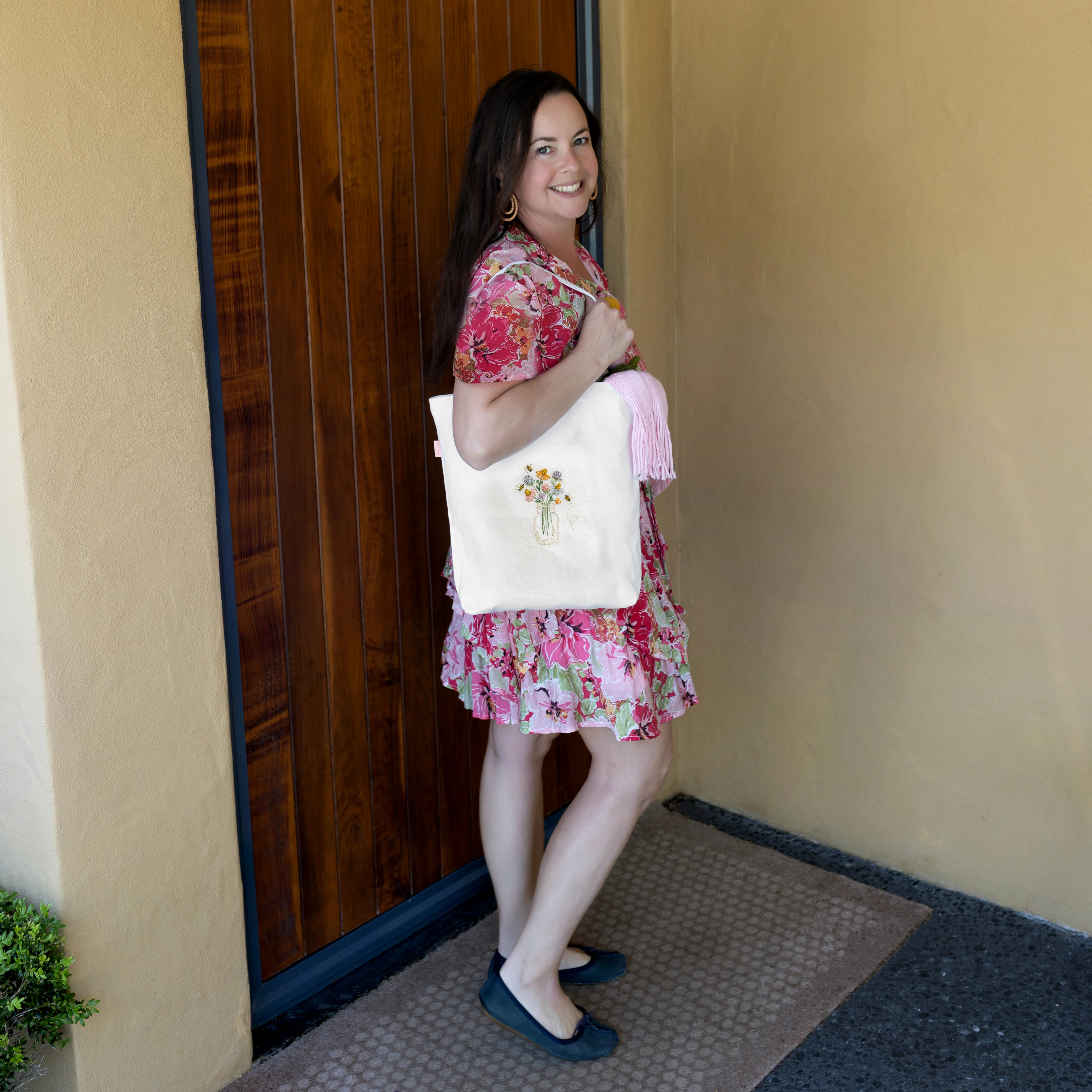 Bee Happy Tote Bag Beginner Kit - Image 4